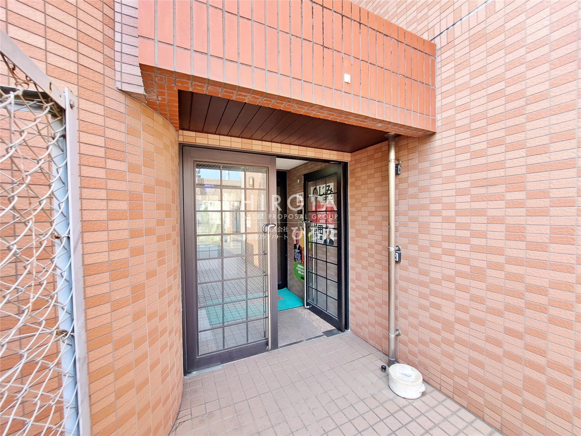 エントランス　オートロック付き