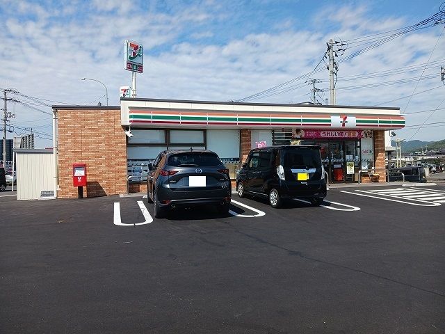 コンビニ　セブンイレブン神辺十九軒屋（コンビニ）まで550m