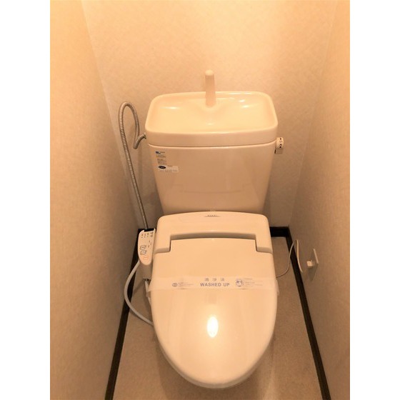 トイレ　ウォシュレット付き