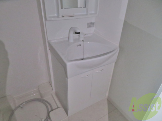 洗面設備　洗面台は独立しています。朝の身支度はこちらでどうぞ～