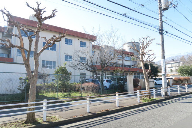 小学校　八王子市立宇津木台小学校（小学校）まで950m