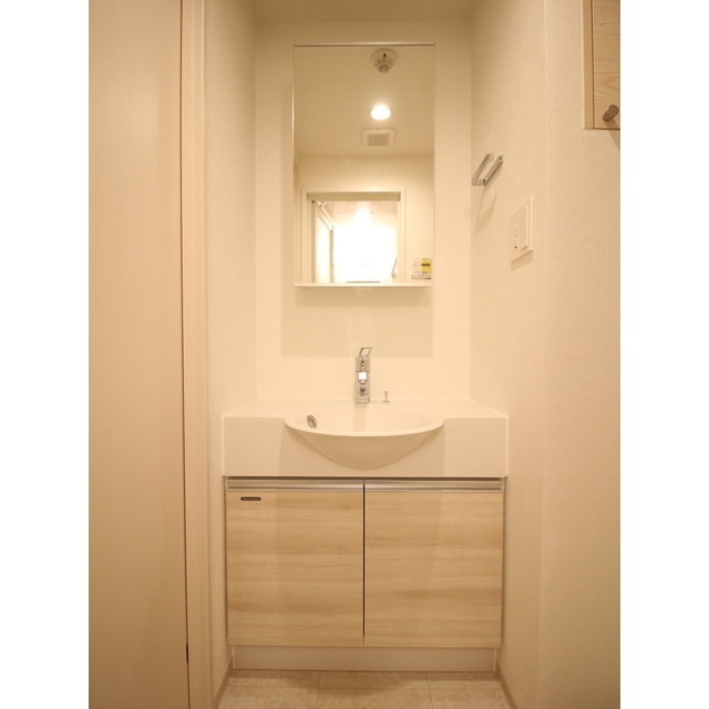 洗面設備　一面鏡洗面化粧台