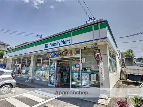 コンビニ　ファミリーマート大高倉坂店（コンビニ）まで384m