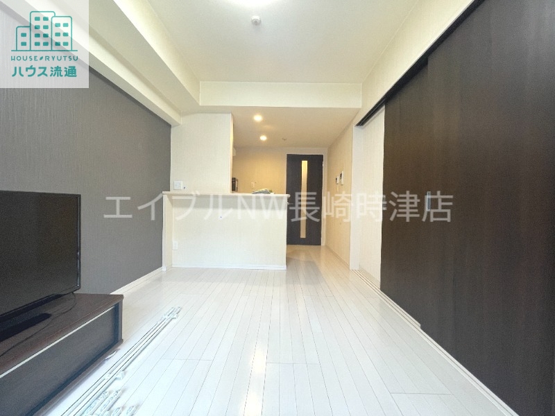 居室・リビング　※別号室写真、家具家電はございません。