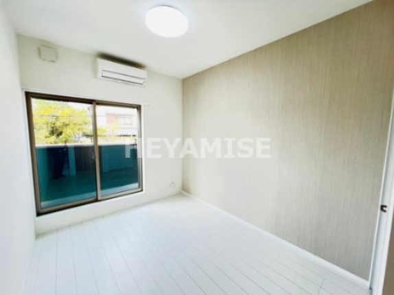 居室・リビング　※同物件別部屋、反転