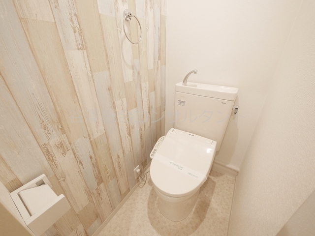 トイレ　温水洗浄便座