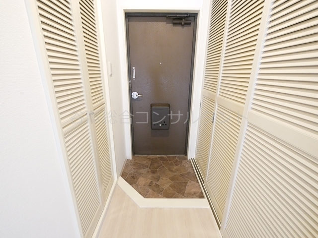 玄関　大型シューズボックス、収納付