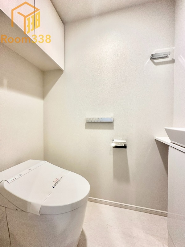 トイレ　同建物の別室につき現況優先します