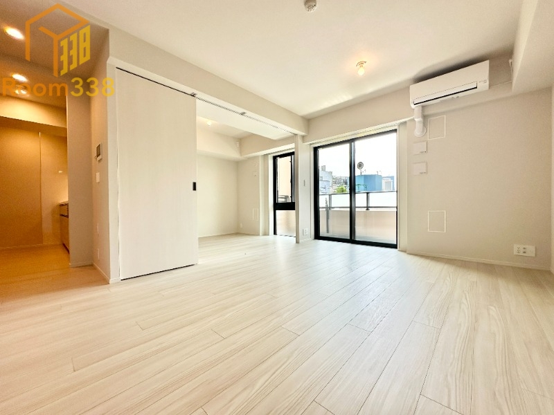 居室・リビング　同建物の別室につき現況優先します