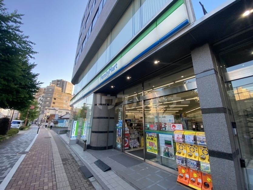 コンビニ　ファミリーマート豊島高松一丁目店（コンビニ）まで330m