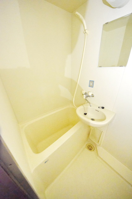 バス・シャワールーム　～疲れを癒しましょうっ～