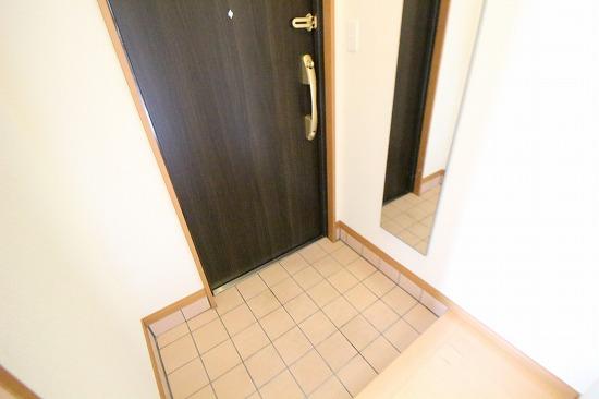 玄関　類似部屋写真（部材色が異なる場合がございます）