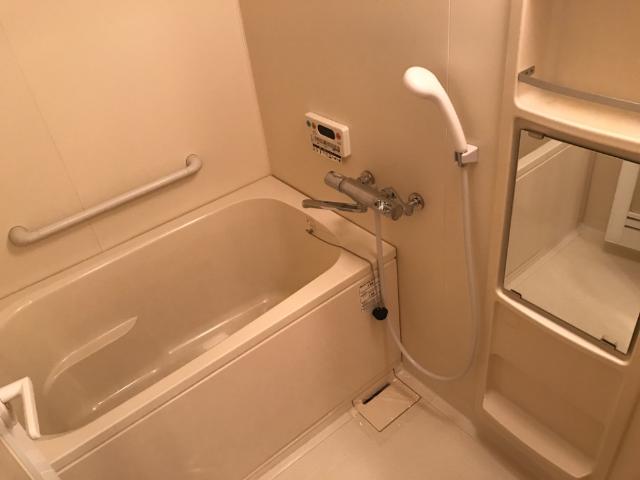 バス・シャワールーム　バス（サーモ水栓）