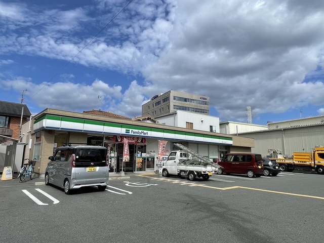 コンビニ　ファミリーマート　南吹田一丁目（コンビニ）まで323m