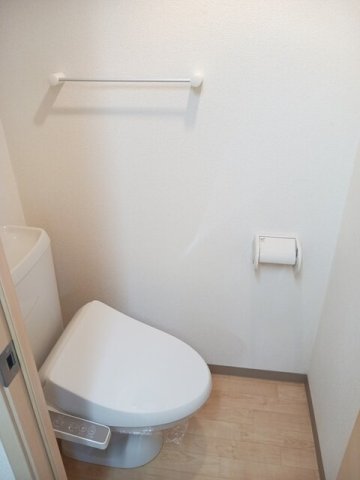 トイレ　落ち着いたトイレです