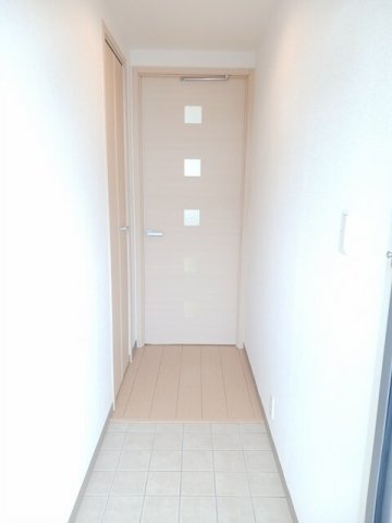 玄関　収納もある玄関です