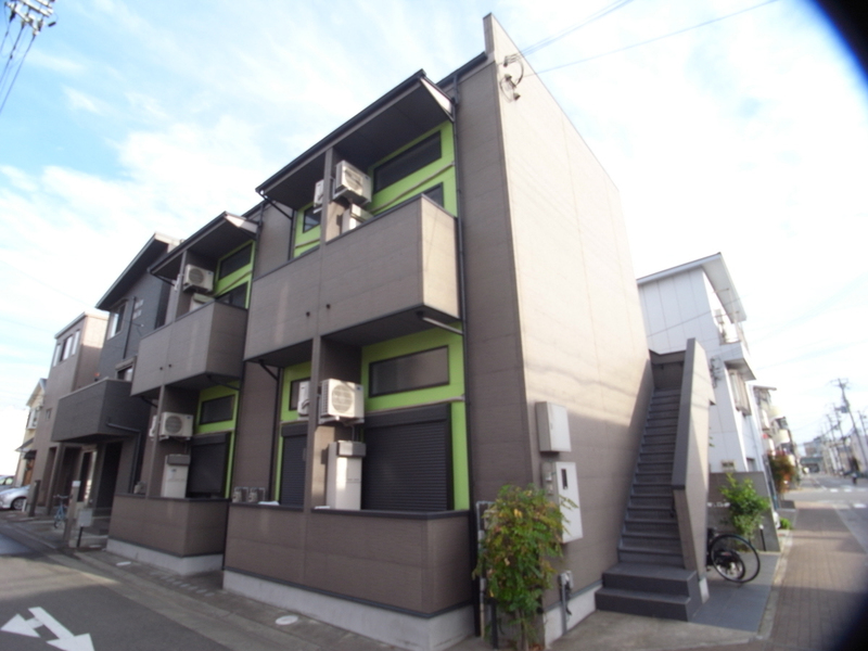 建物外観　ラ・ヴィータ川西
