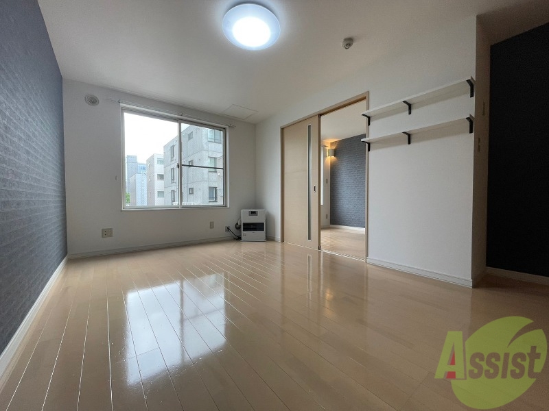 居室・リビング　広くてキレイなお部屋が広がっていて、充実した生活が送れそう。