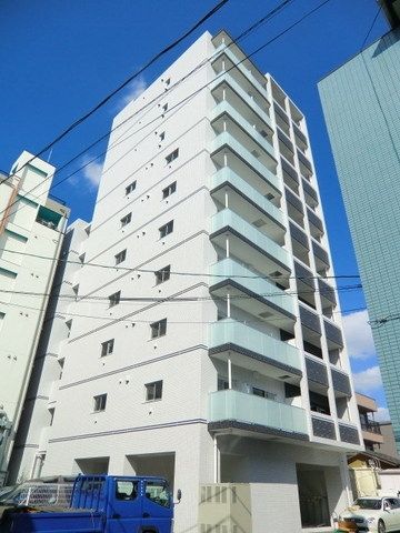 建物外観　ショッピングモール近隣のマンション