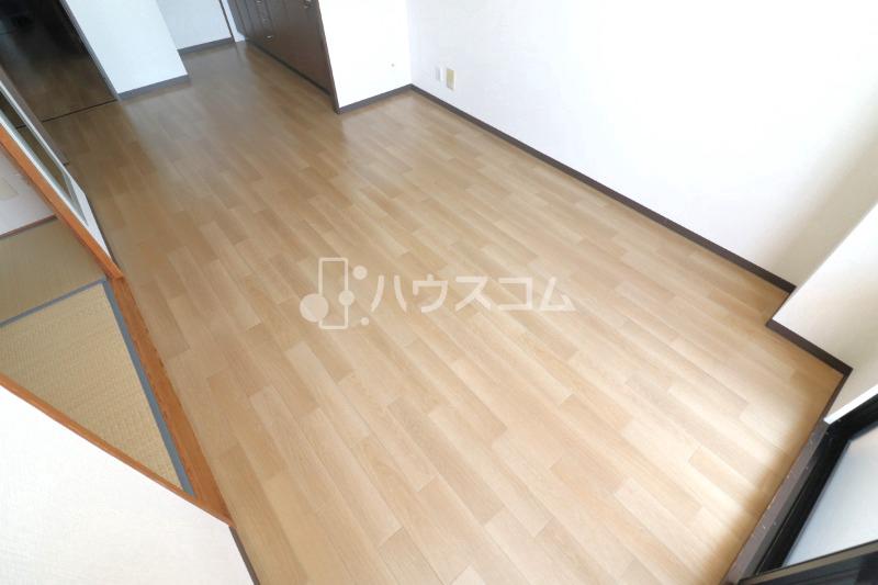 ふぁみーゆ寝屋川セントラルパークの居間写真