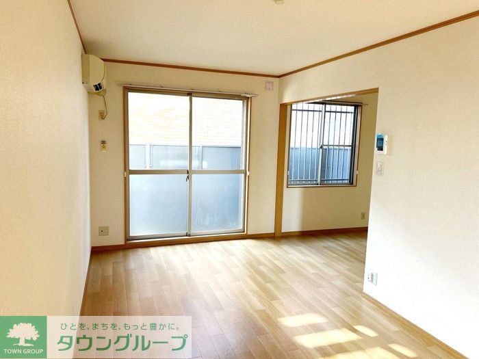 グレイスタウン蘇我Cの居間写真