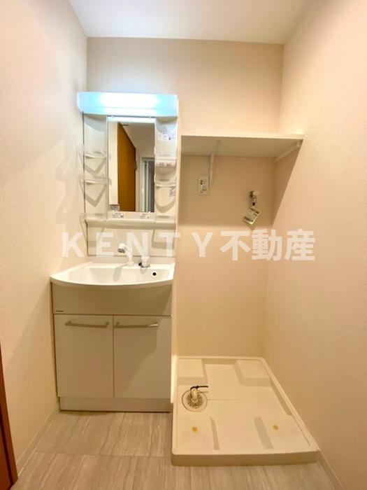 洗面設備　スペースが確保できる洗面所です