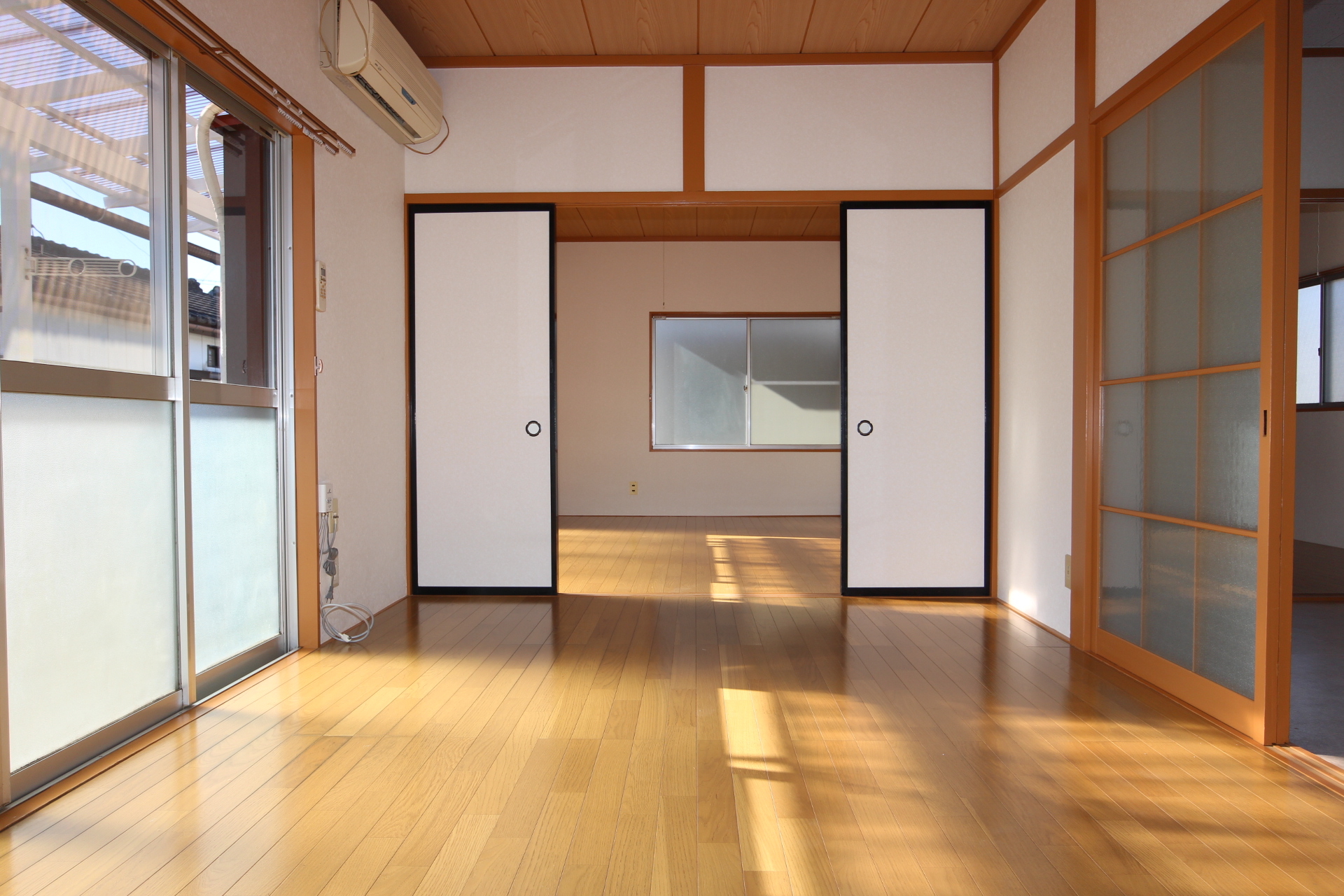 居室・リビング　洋室(東)