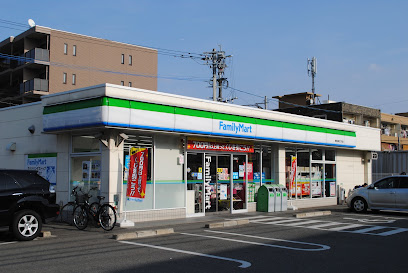 コンビニ　ファミリーマート 博多吉塚三丁目店（コンビニ）まで399m
