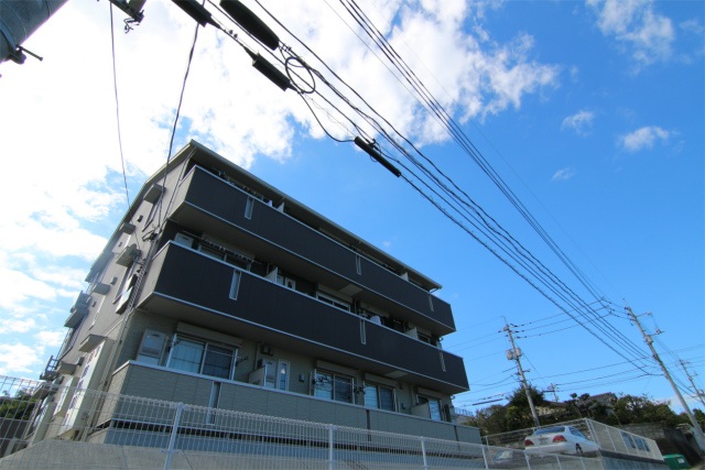 下関市武久町のアパートの建物外観