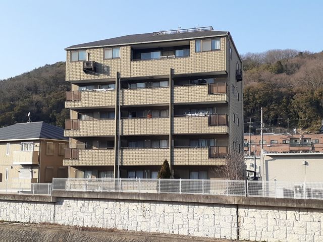 神戸市北区谷上西町のマンションの建物外観