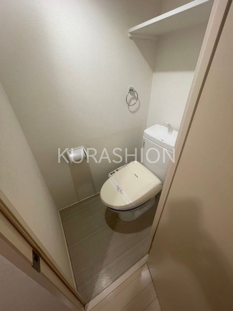 トイレ　写真は2号室タイプのものになります。