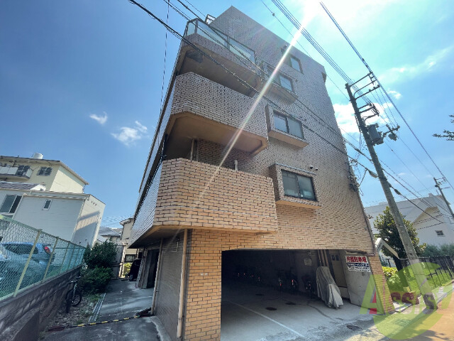 芦屋市呉川町のマンションの建物外観