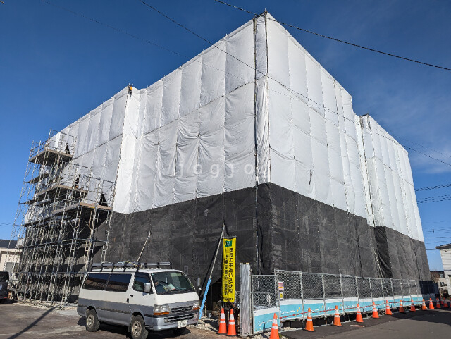 千歳市春日町のマンションの建物外観