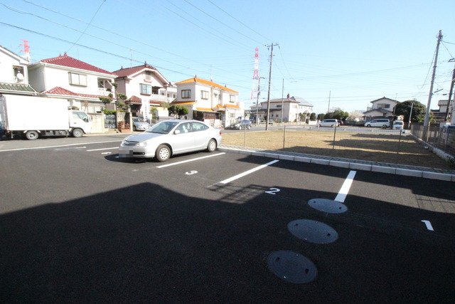 【市川市原木のアパートの駐車場】