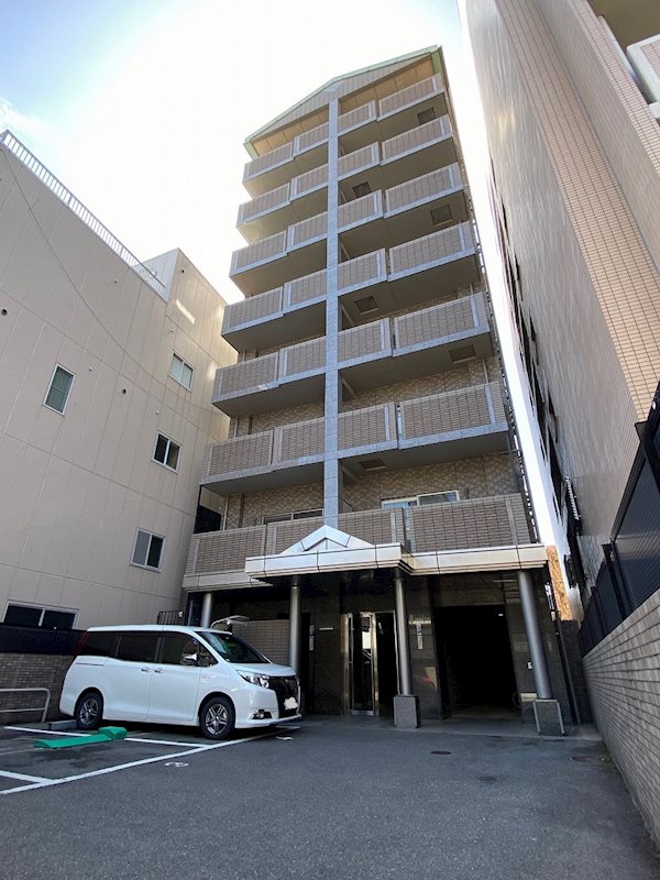 京都市下京区杉屋町のマンションの建物外観