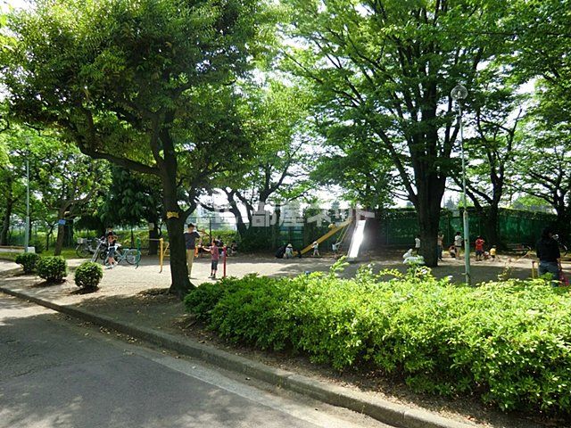 【フルーナ・ガーデンの公園】