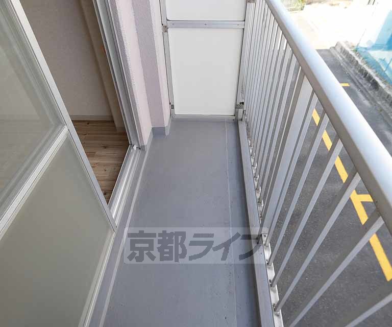 【京都市伏見区深草大亀谷大山町のマンションのバルコニー】