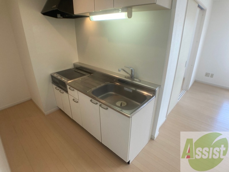 キッチン　キッチンです。ご自身でコンロを設置していただけます。
