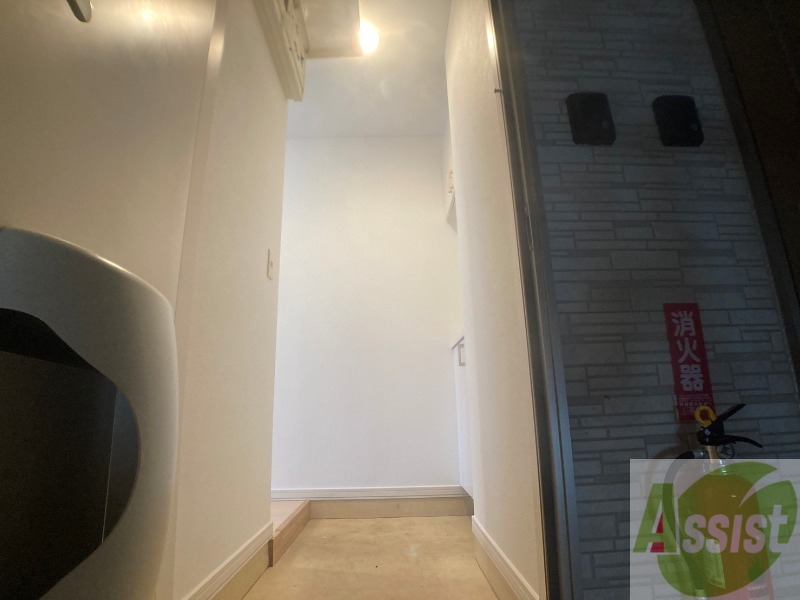 玄関　玄関の様子です。明るい印象ですね。気分もあがりそう。