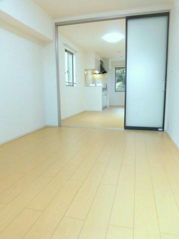 居室・リビング　こちらの居間で趣味の時間をお楽しみください