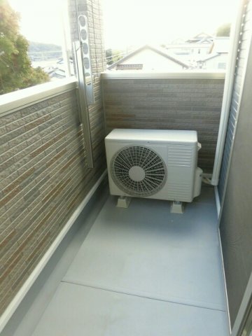 バルコニー　外からの目が気にならないバルコニーで洗濯物が干せます