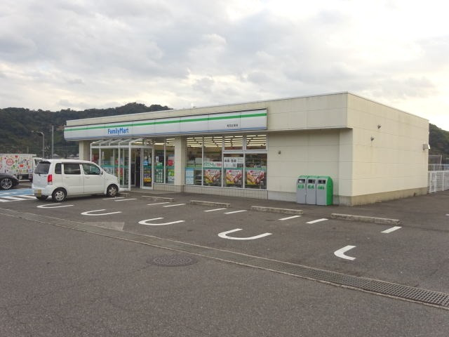 コンビニ　ファミリーマート 有田辻堂店様（コンビニ）まで386m
