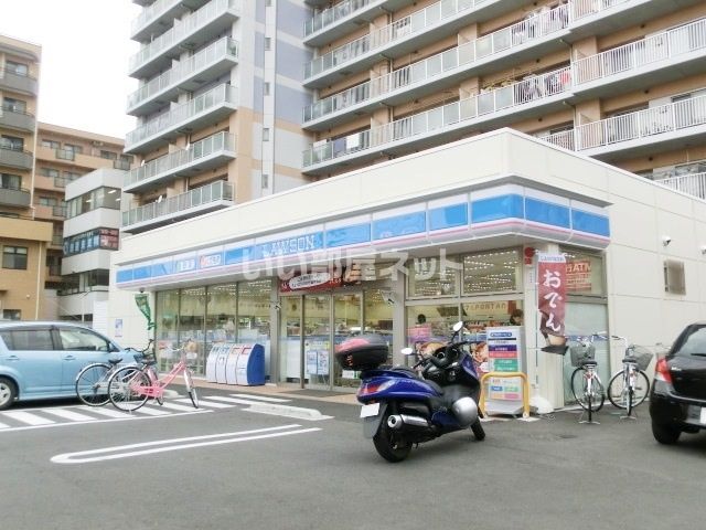 コンビニ　ローソン（コンビニ）まで1747m