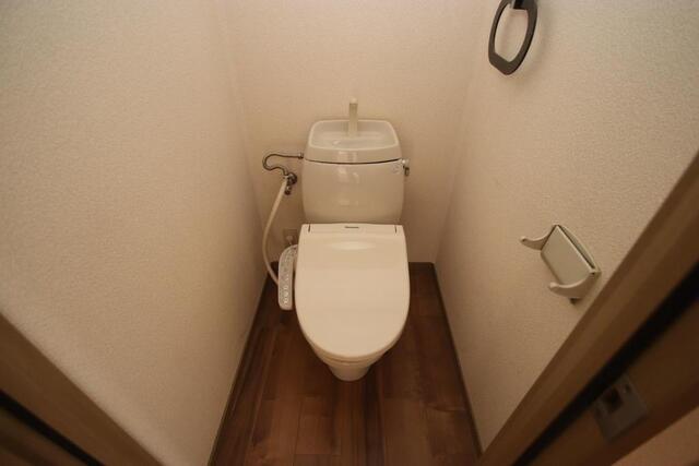 トイレ　間取りは反転しております。