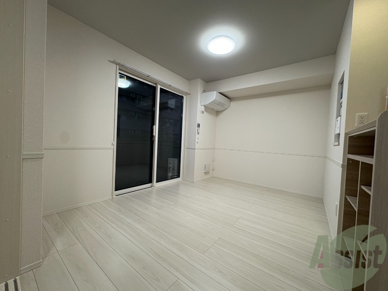 居室・リビング　大きな窓が付いていて日差しもたっぷり入ります。