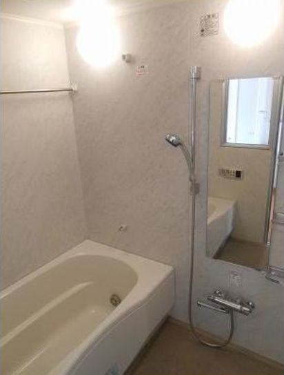 バス・シャワールーム　※別部屋の参考写真です。