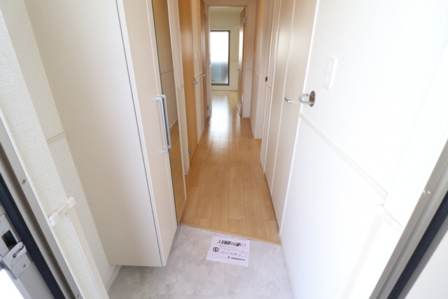 玄関　下駄箱付き　玄関