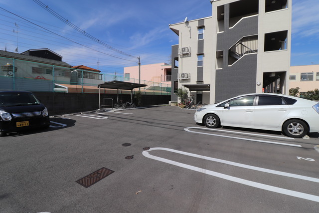 駐車場　敷地内駐車場