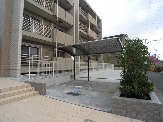 エントランス　建物入り口