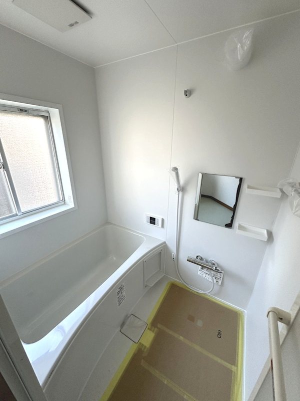 バス・シャワールーム　追い焚き機能付きのオートバス